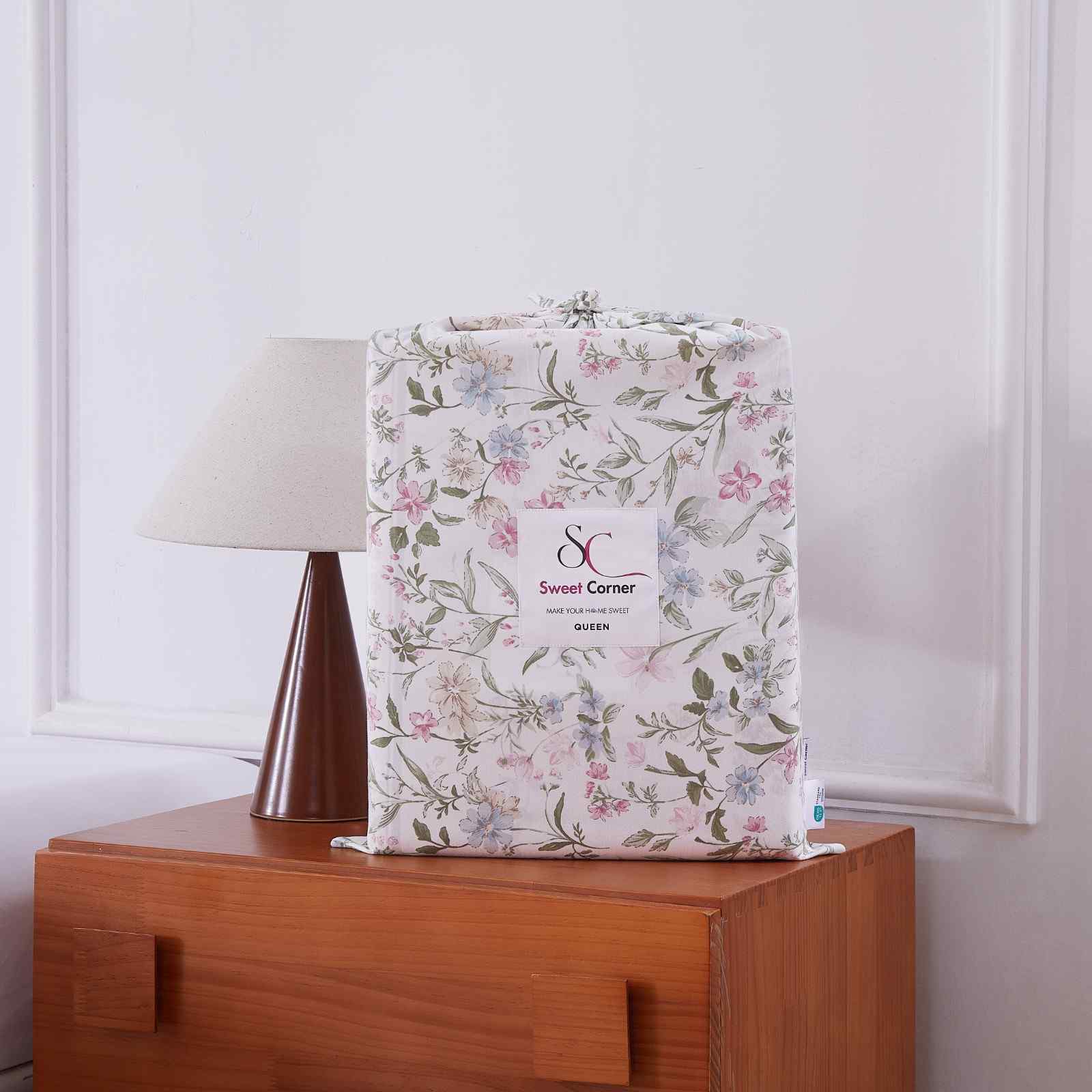 Julia duvet cover corner detail showing premium stitching